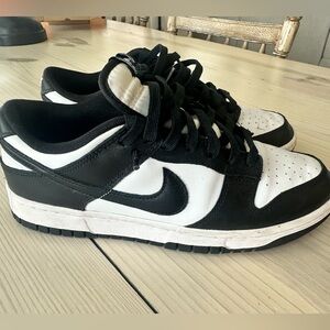 Men’s Nike Panda Dunks size 9.5